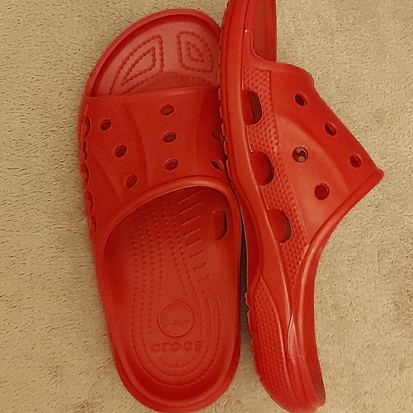 CROCS Unisex 11W/9M Red Baya Slide Relaxed fit. PAYPAL PAYMENT ONLY!! - Picture 2 of 6